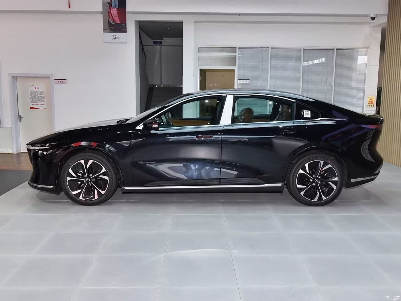 Mazda EZ-6 Electro, изображение 2