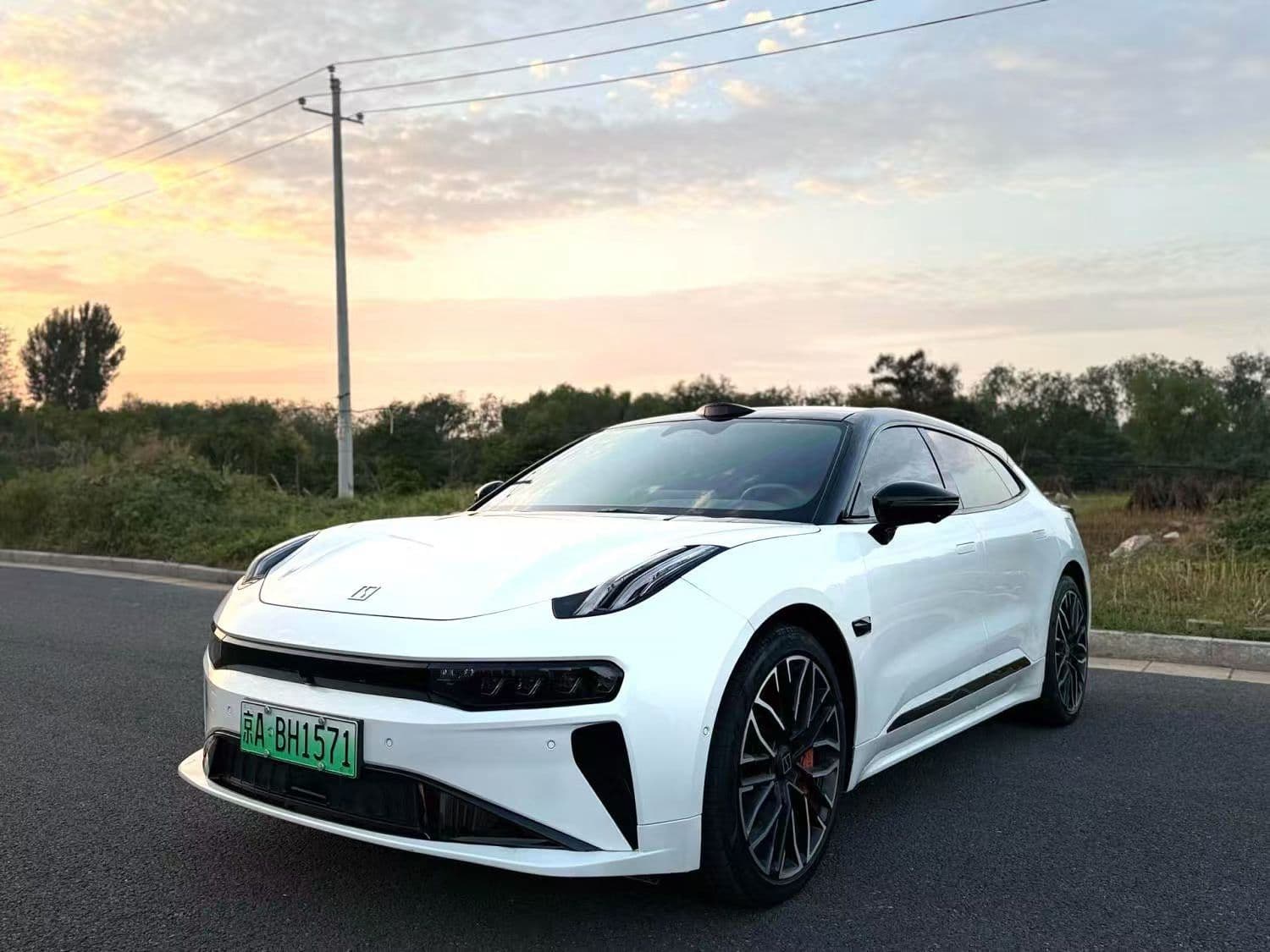 Zeekr 001